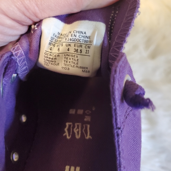 Sneakers - Picture 5 of 6